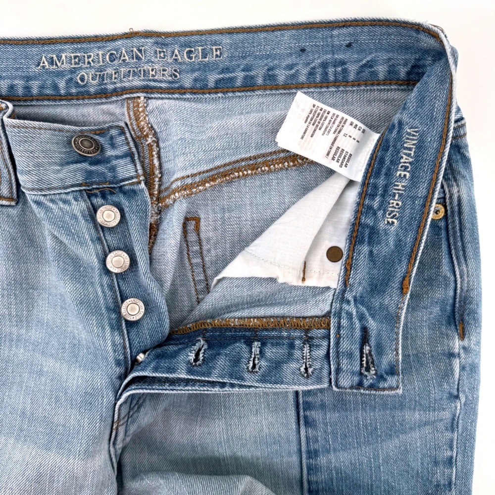 American Eagle Size 8 Vintage Hi-Rise Two Tone Paneled Jeans Blue Cotton Frayed - Picture 4 of 8